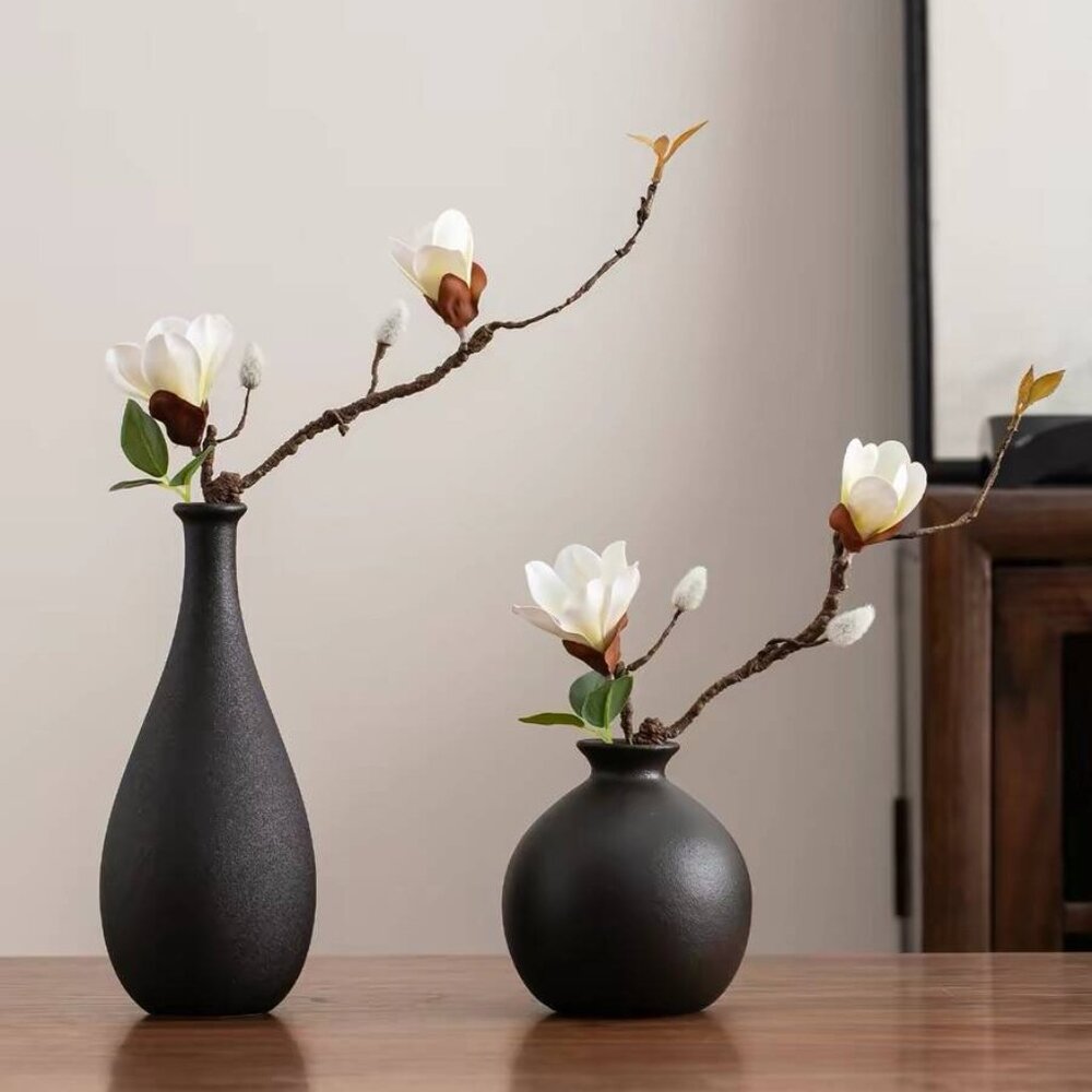 Modern Black Accent Vase – Clean Contemporary Look